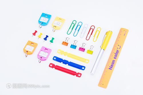 办公桌面新风景 创意文具造型如何提升工作效率与愉悦感